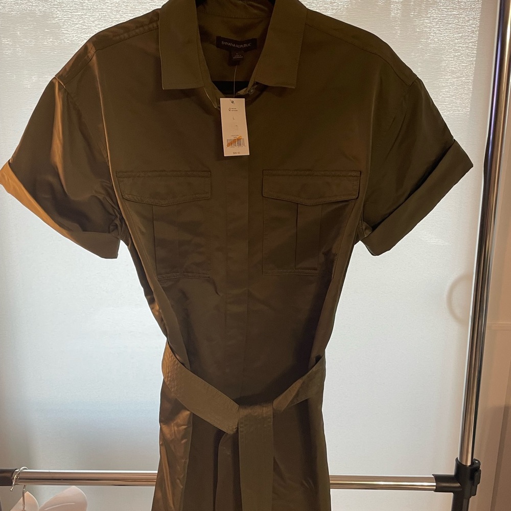 NWT Banana Republic long shirt with tie, army green, size L
